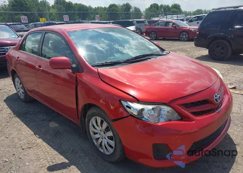 2013 Toyota Corolla Le z USA, uszkodzony, nr VIN 5YFBU4EE4DP111753